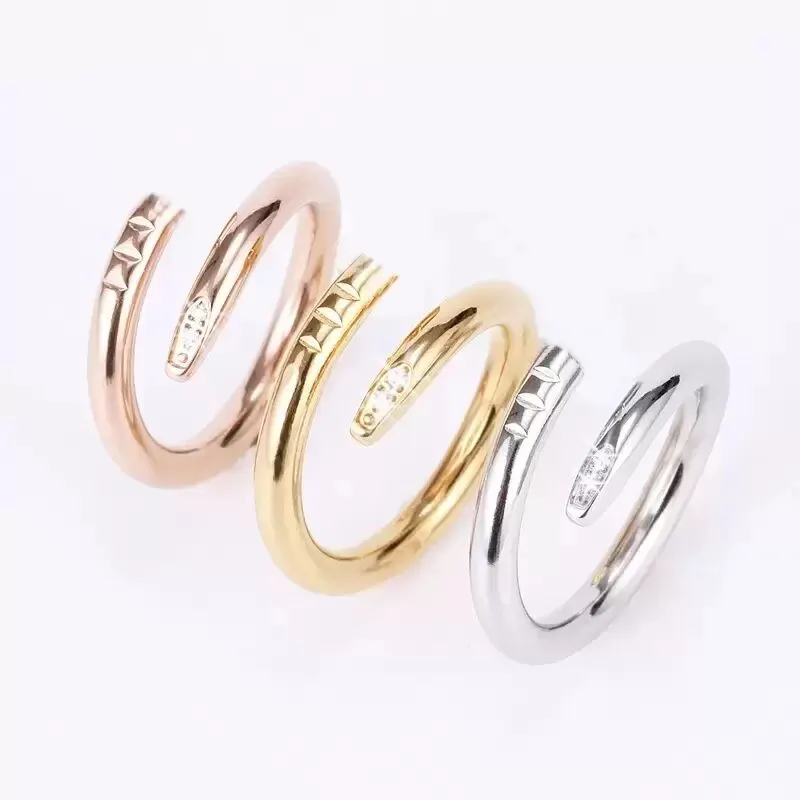 2022 Anillo de diseñador Anillo de amor Hombres y mujeres Joyas de oro rosa para amantes Pareja Anillos Regalo Tamaño 5-10