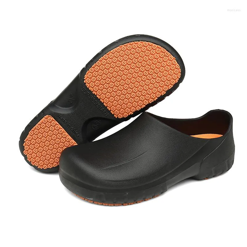 Slippers Men Chef Shoes Male Breathable Beach Sandals Kitchen Working Sandal Garden Waterproof Work