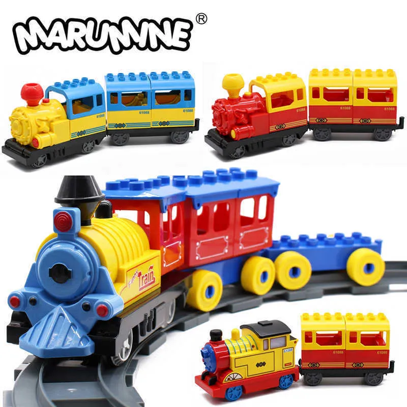 Marumine Blocchi di treno Duplo a batteria Giocattoli con suono leggero Mattoni da costruzione elettrici Parte ferroviaria Regalo di compleanno per bambini Q0624