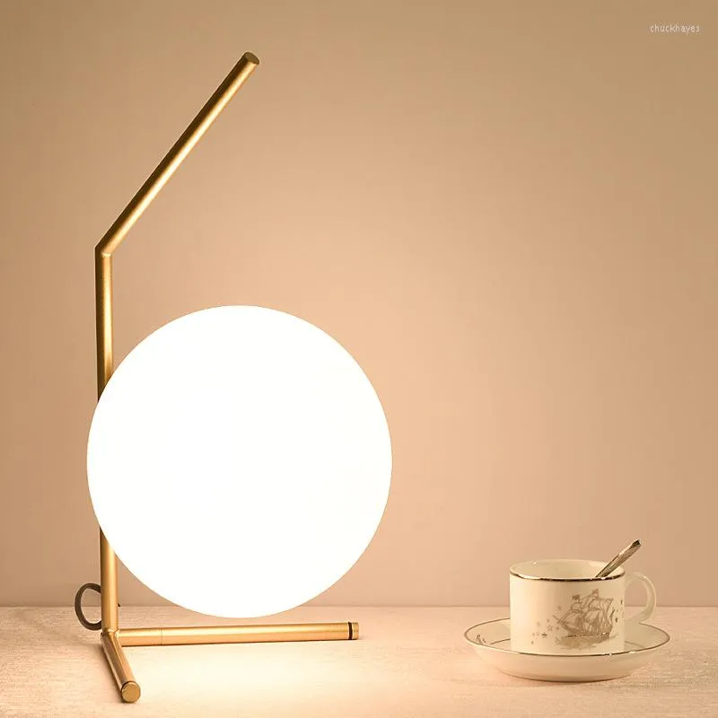 Table Lamps Post Modern Creative Led Lamp Nordic Fashion Round Glass Bedroom Desk Warm Decoration Learning Bedside Fixture