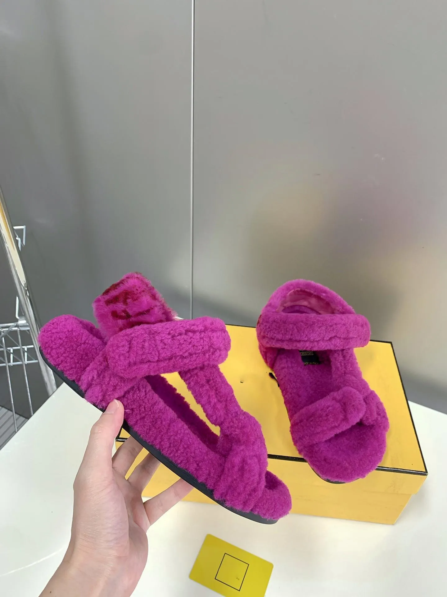 2023 FEEL Open toe Fur Womens Designer Sandals Slides For Women Thick Sole Sticky Buckle Wool flat Summer FashionTrendy plush Casual Shoes size 35-41
