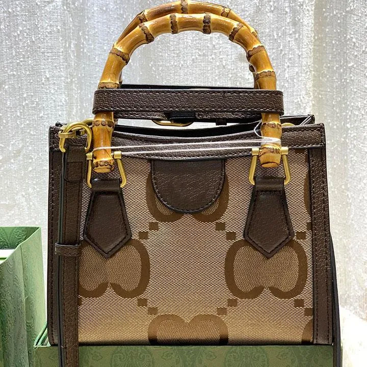 Bambu handväska Luxurys designer axelväska för kvinnor diana damer casure crossbody kvalitet klassiska brev tryck shopping tygväska plånböcker