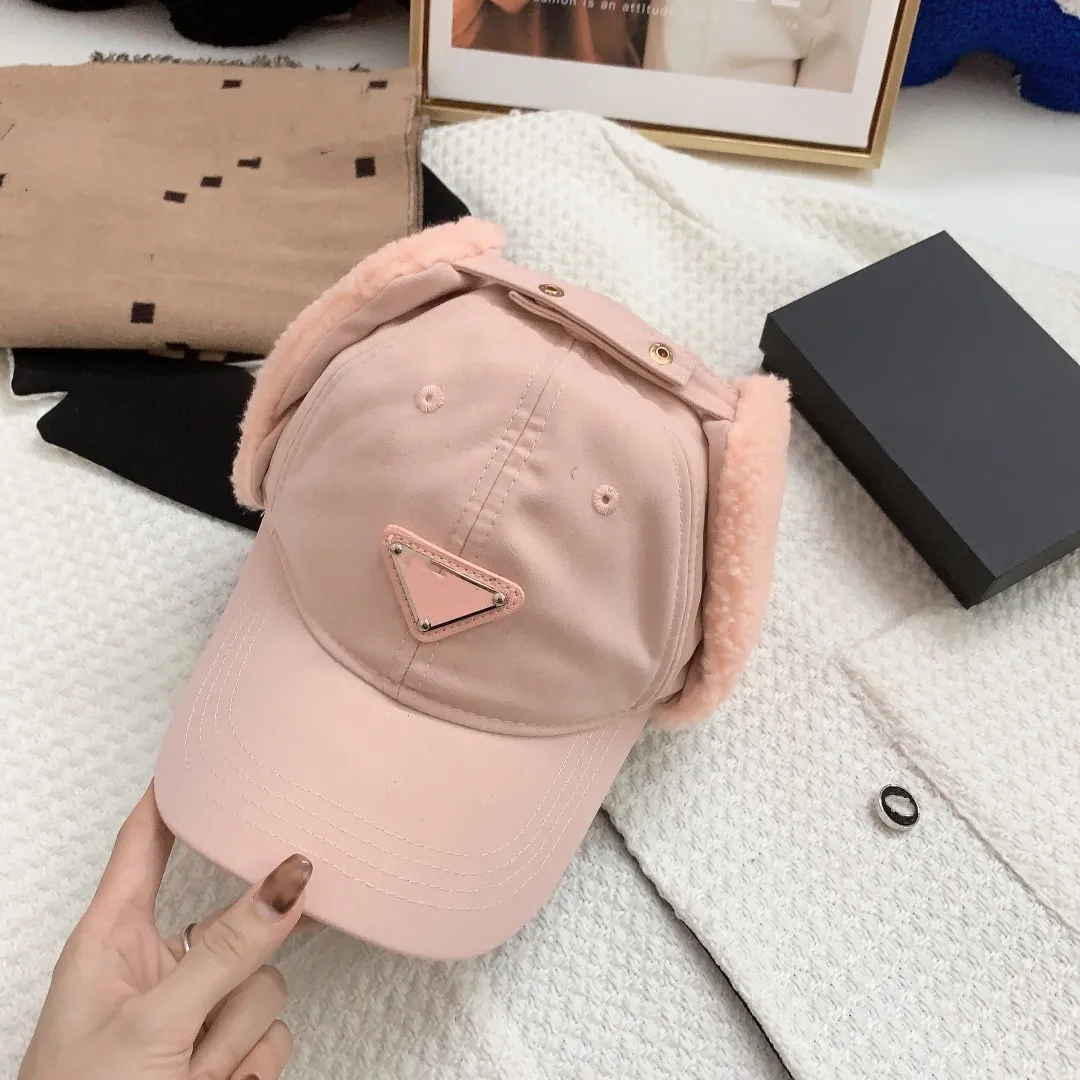 Designerska czapka baseballowa Trójkąt standardowy Nowy litera Zima zagęszcza termiczna lambowola nausznikowy czapkę w pełni dopasowane czapki baseballowe