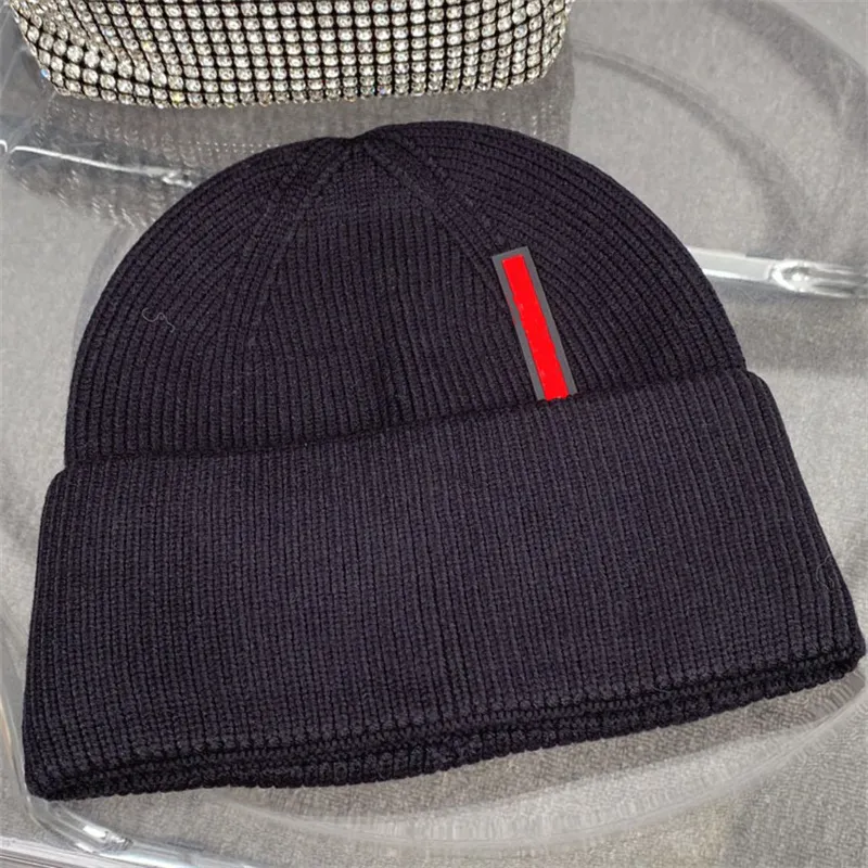 Luxurys Cappello lavorato a maglia Classico Designer Beanie Cappelli Uomo Donna Autunno Inverno Caldo Moda Cappelli Montati in lana Casual Soft Caps con lettera