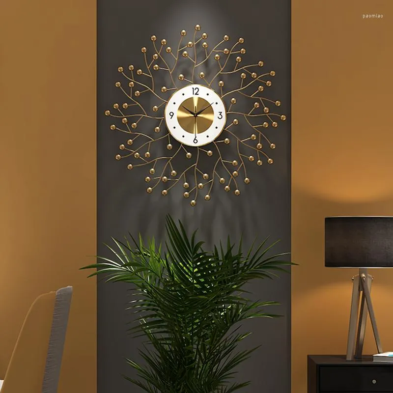 Relojes de pared Reloj de lujo grande Arte simple Cuarzo Creativo Silencioso Metal dorado Horloge Murale Moderno Madera Hogar ZP50WC