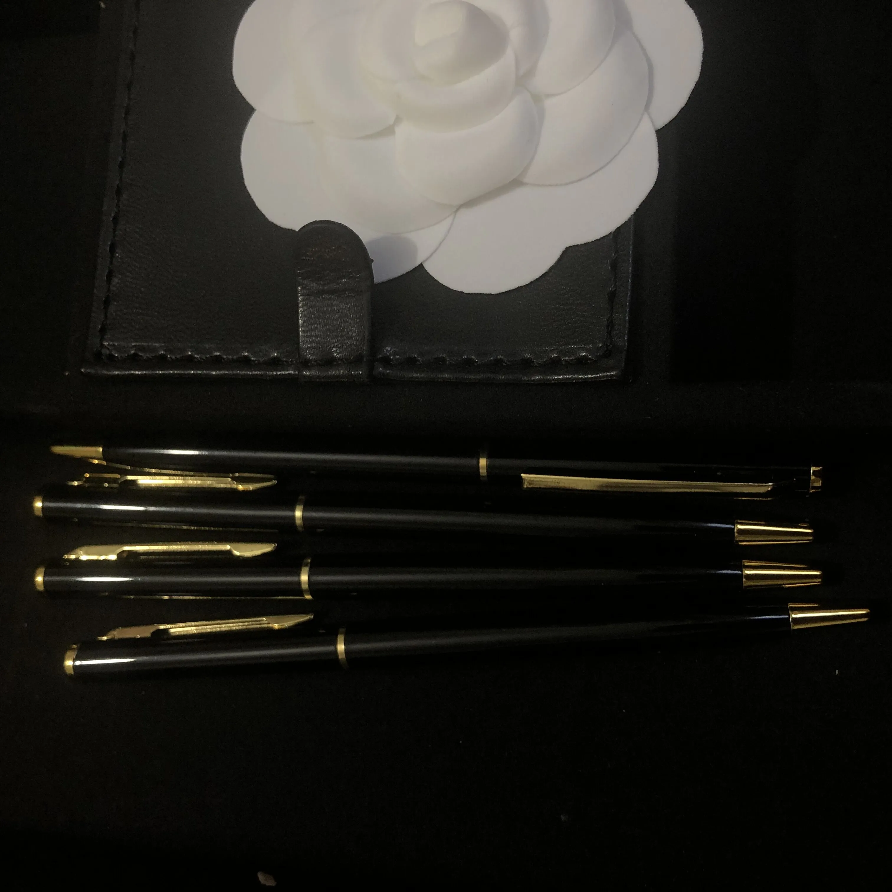 Fournitures d'écriture mode stylos à bille en métal gravé lettre de luxe classique stylo signature de dame officielle pour cadeau