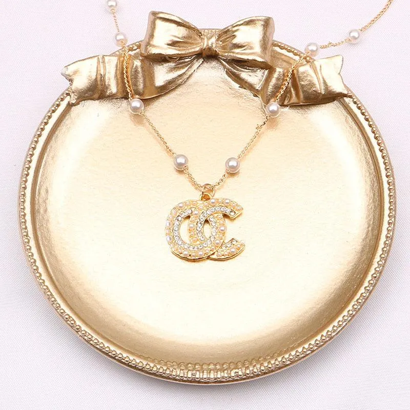 2022 stile di lusso designer doppia lettera collane con pendente placcato oro 18 carati Crysatl perla collana maglione con strass per le donne festa di nozze