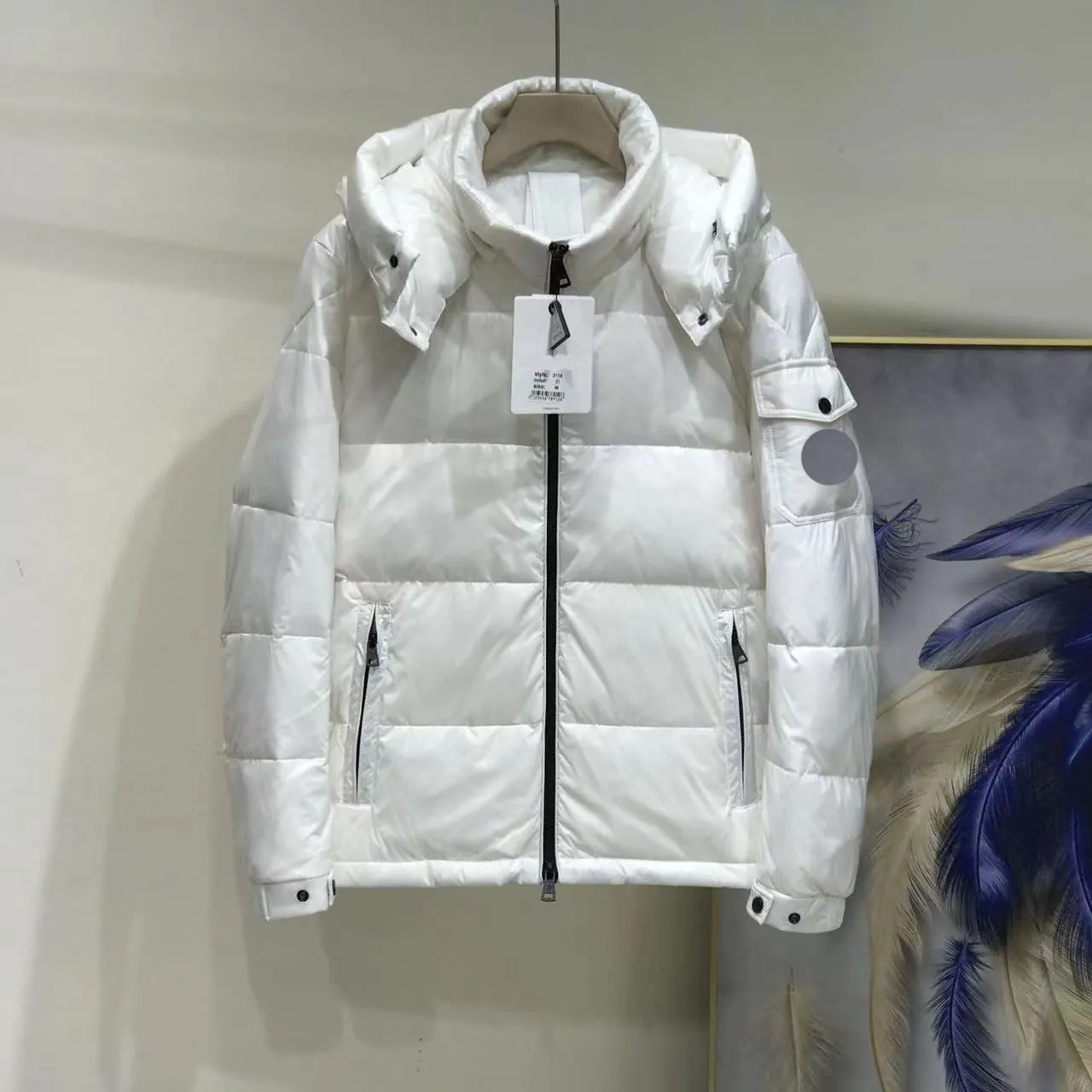 DHgate.com:Men's Down Parkas Monclairer Embroidery