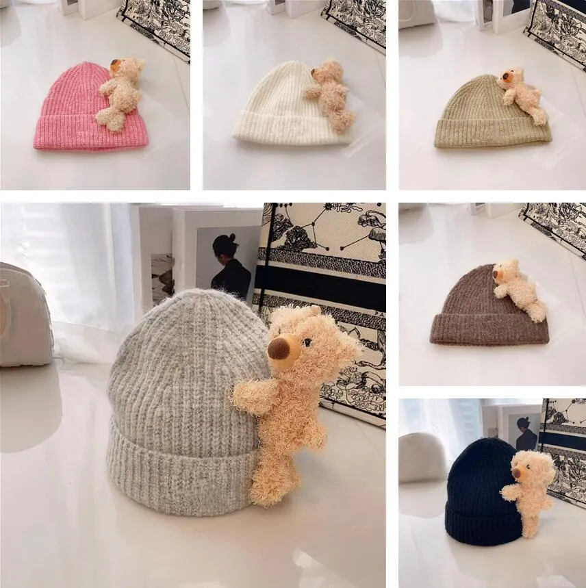 Mode söt tecknad björn stickning mössa kvinnor vinter ull beanies kepsar par unisex brev stickad mössa designer stickade hattar för kvinnor