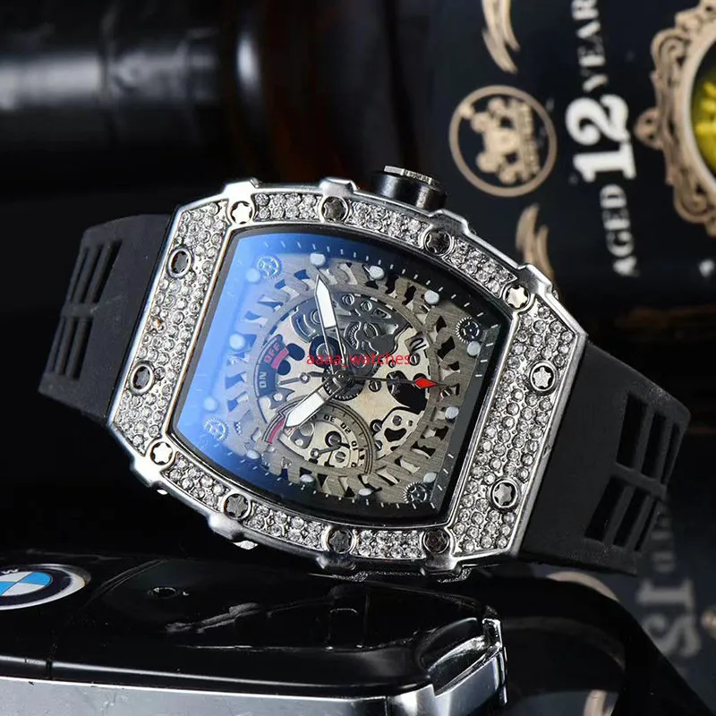 New Fire Flower Quartz Watch Men Stainless Design Male Wrist Watch Man Sports Classic Yellow Rubber Upwrist Diamond Wristwatch awatch