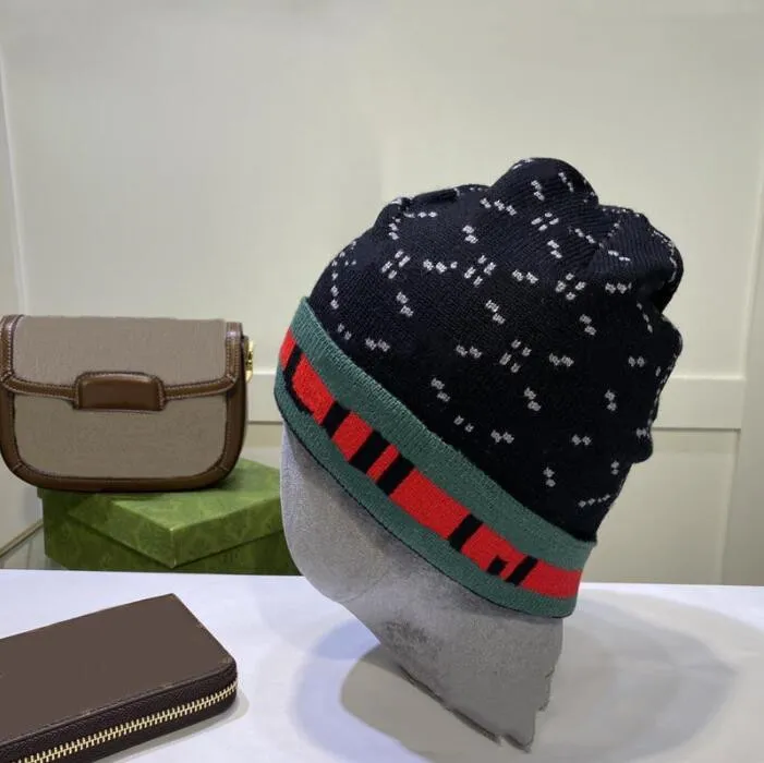 2023 Lyxiga mössor designer Winter Bean män och kvinnor Modedesign stickade mössor höst ylle keps bokstav jacquard unisex varm döskalle hatt 007