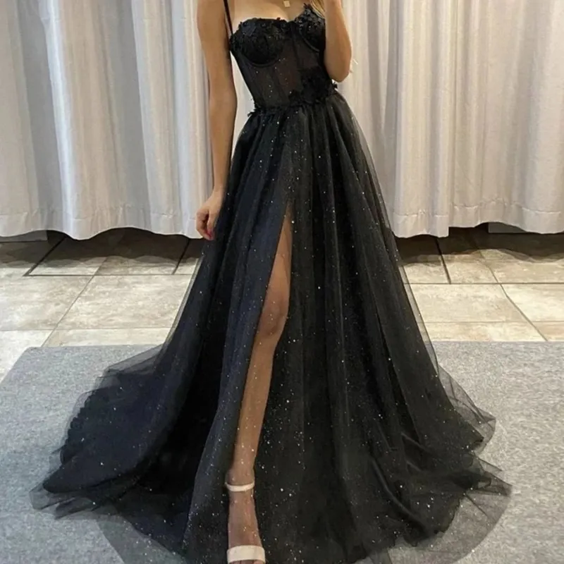 Strapy spaghetti czarne koronkowe lśniące sukienki na bal