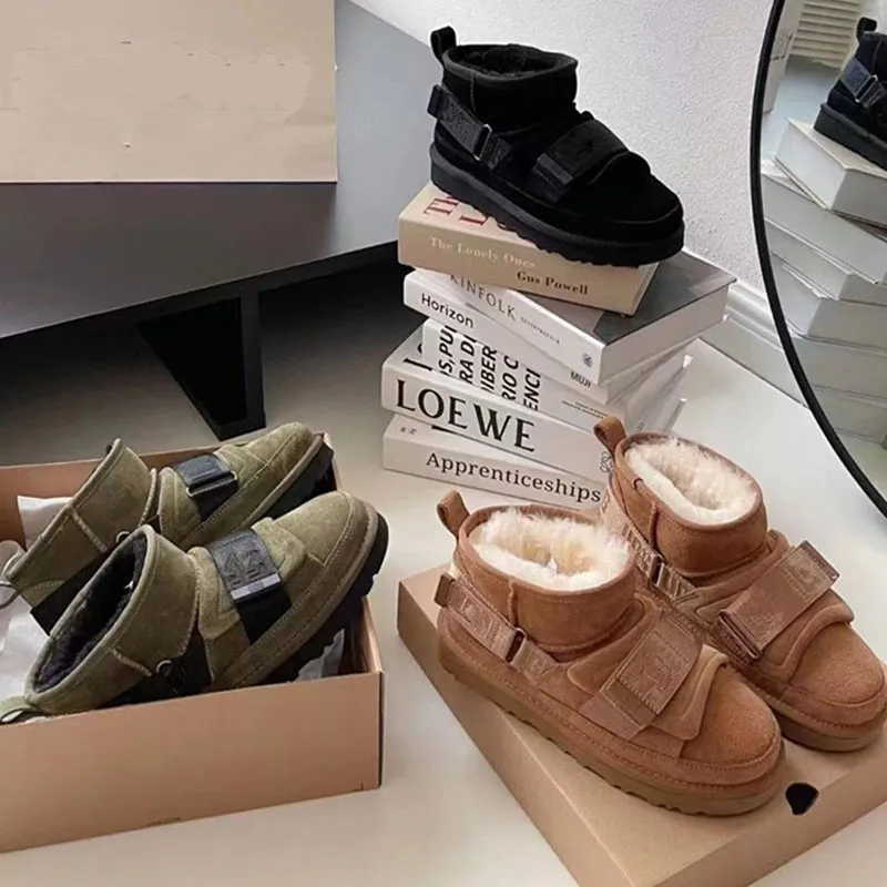 2022 designer di lusso da donna tinta unita stivali da neve protezione invernale dal freddo più scarpe calde in cashmere moda fibbia con fondo piatto U stivali integrati in pelliccia di pecora taglia 35-40