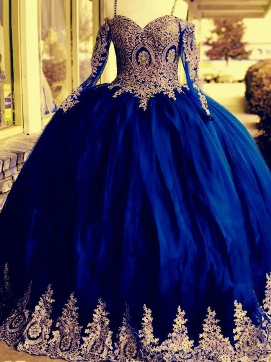 Lange mouwen Quinceanera jurken van de schouderglitter tuLle Appliques Ball Jurk Pageant Verjaardagsfeestje Sweet 16 Vestidos de 15 anos