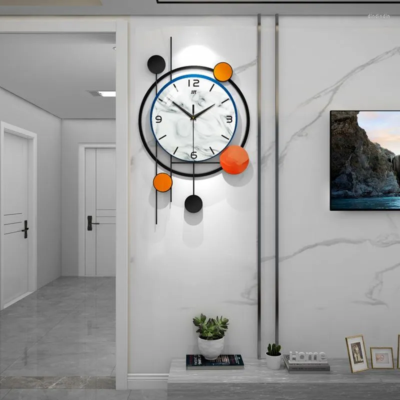 Relojes de pared Reloj de metal grande Arte minimalista Nórdico Forma redonda Pegatinas Luz de un solo lado Diseño moderno de lujo Mural Orloge