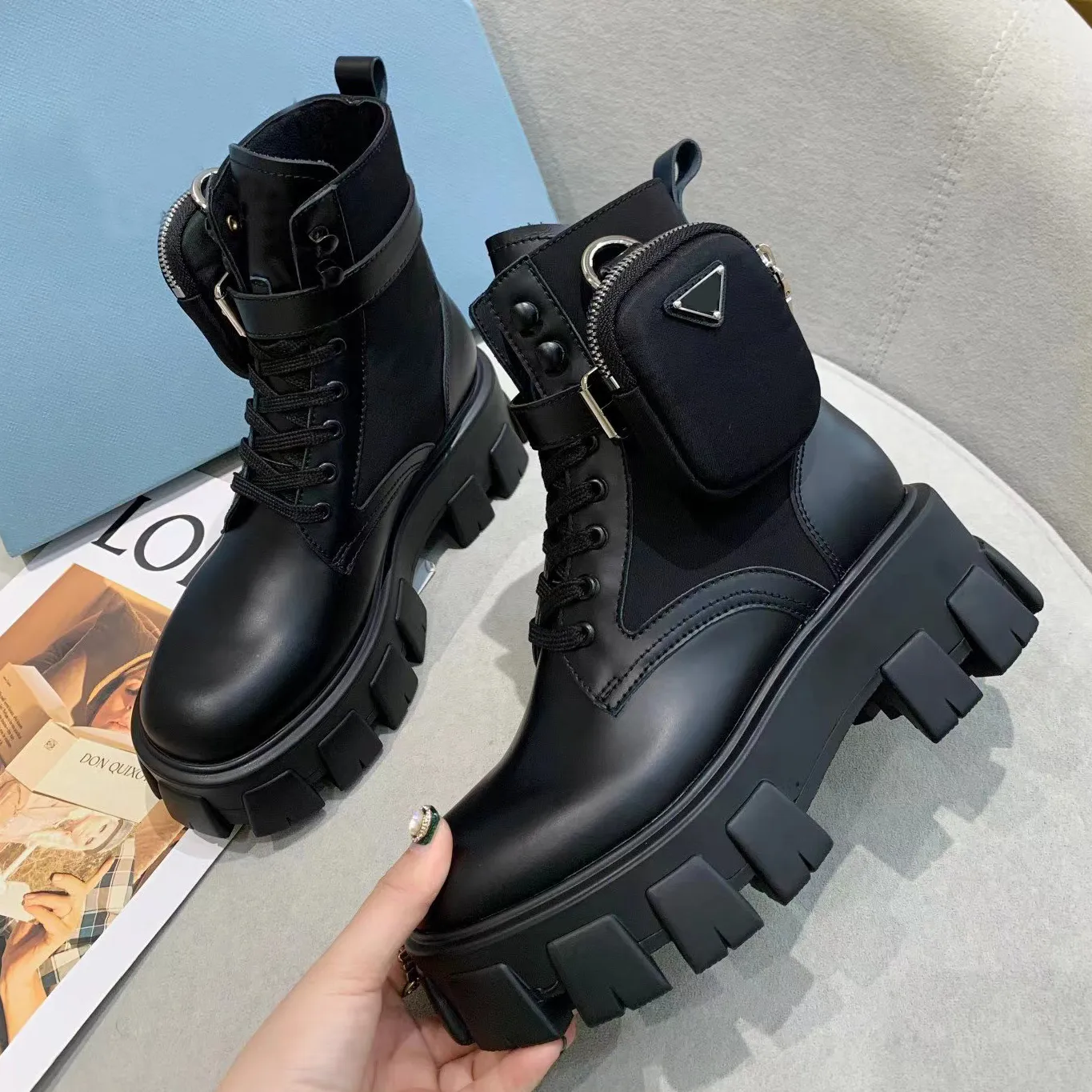 Designer Kvinnor Stövlar Martin Boot Ankel Bootie Militärinspirerad Combat Rois Skor Kohud Läder Stövlar