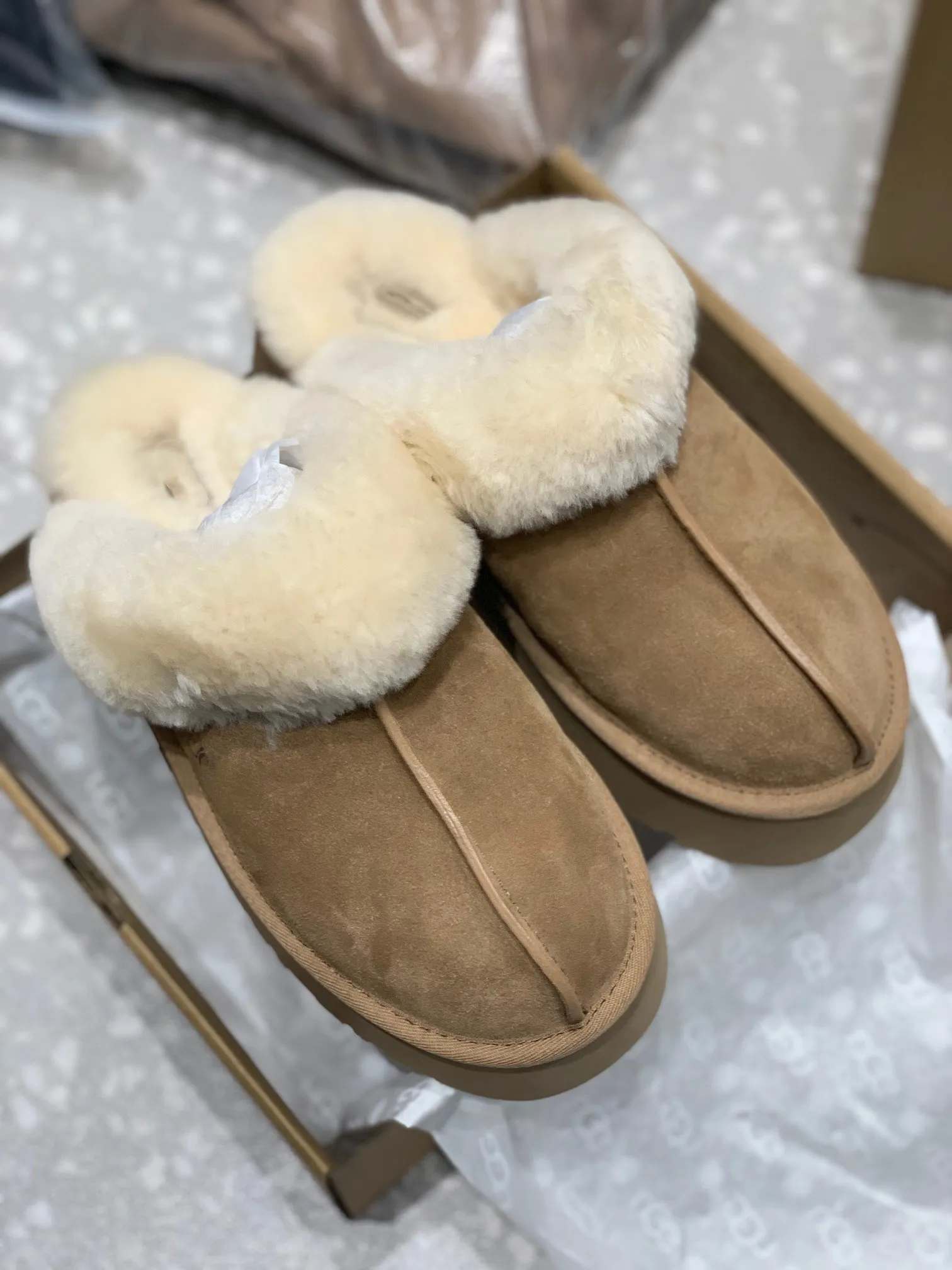 2022 Womens Tazz Slippers Fur Slides Classic Ultra Mini Platform Boot Tasman Slip-on Les Petites Suede Wool Blend Comfort Winter Designer Booties 35-40 uggitys