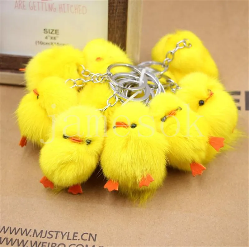 Mignon pompom keychain cadeau cadeau de canard jaune clés clés charme animal enfants toys cadeaux de859