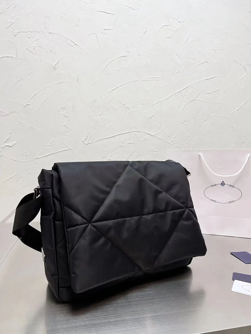 Luxury Designer Men Nylon Messenger Bag Tramp Large Women CrossBody