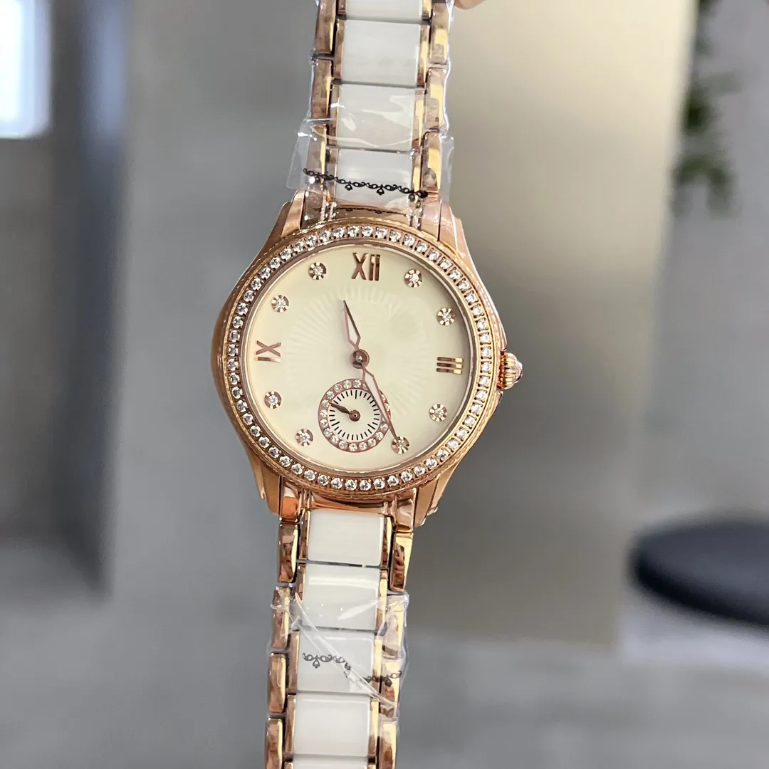 Bayan Watch Designer Ch Watchs Safir Mirror Quartz 33x8mm Kadın Sayacı Replica Replica Lady Writewatch Ladies Kıdemli Hediye 002