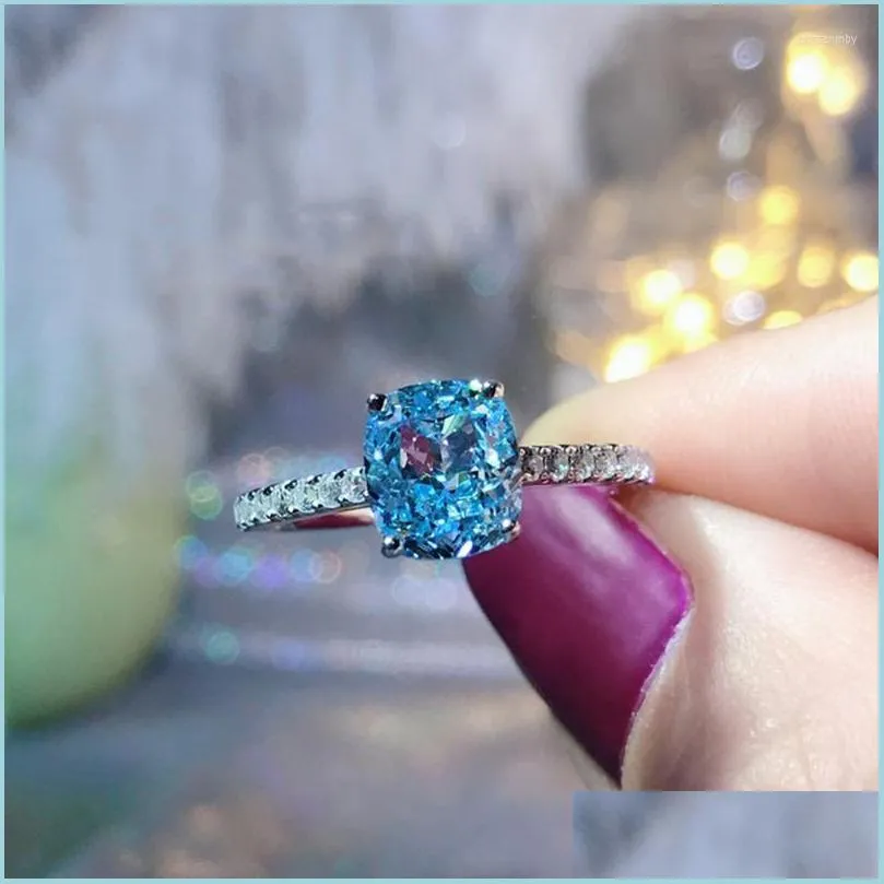 Обручальные кольца обручальные кольца Huitan Geometric Blue Cubic Циркония темперамент Женский церемония вечеринка Аксуары для пальцев хороший подарок Fashio Dheue