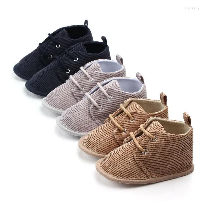 Första vandrare 2022 Baby Toddler Girl Boys Ribbed Solid Soft Sole Crib Shoes Sneakers Storlek född 0 till 18 månader