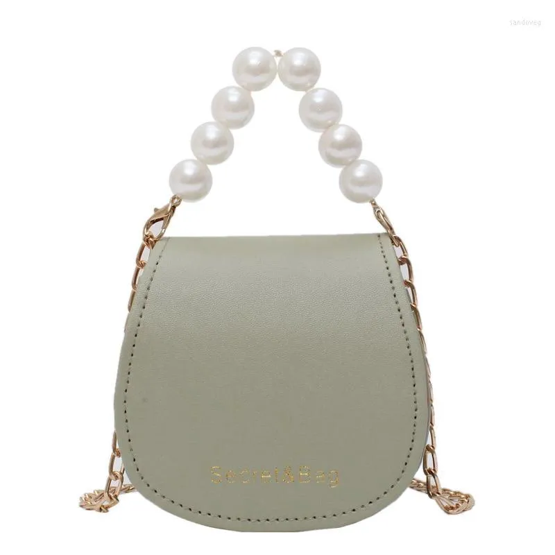 Bolsos de noche Bolso de las señoras de la cadena de perlas 2022 Tendencia de la moda Pequeña silla de montar Bolso de hombro de las mujeres PU Cuero Mujer Compras Fiesta Crossbody