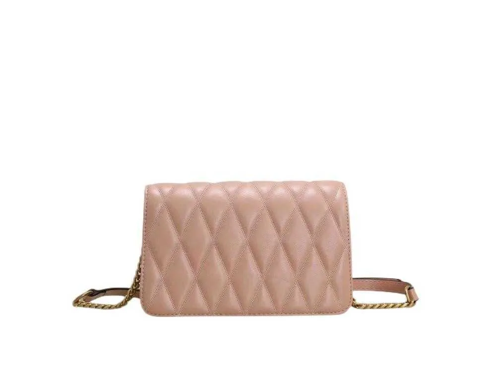 クラシックな女性チェーンフラップバッグショルダーバッグファッションショッピングサッチェル豪華なデザイナーイタリアの輸入ラムスキンクロスボディで作られた高級デザイナー財布