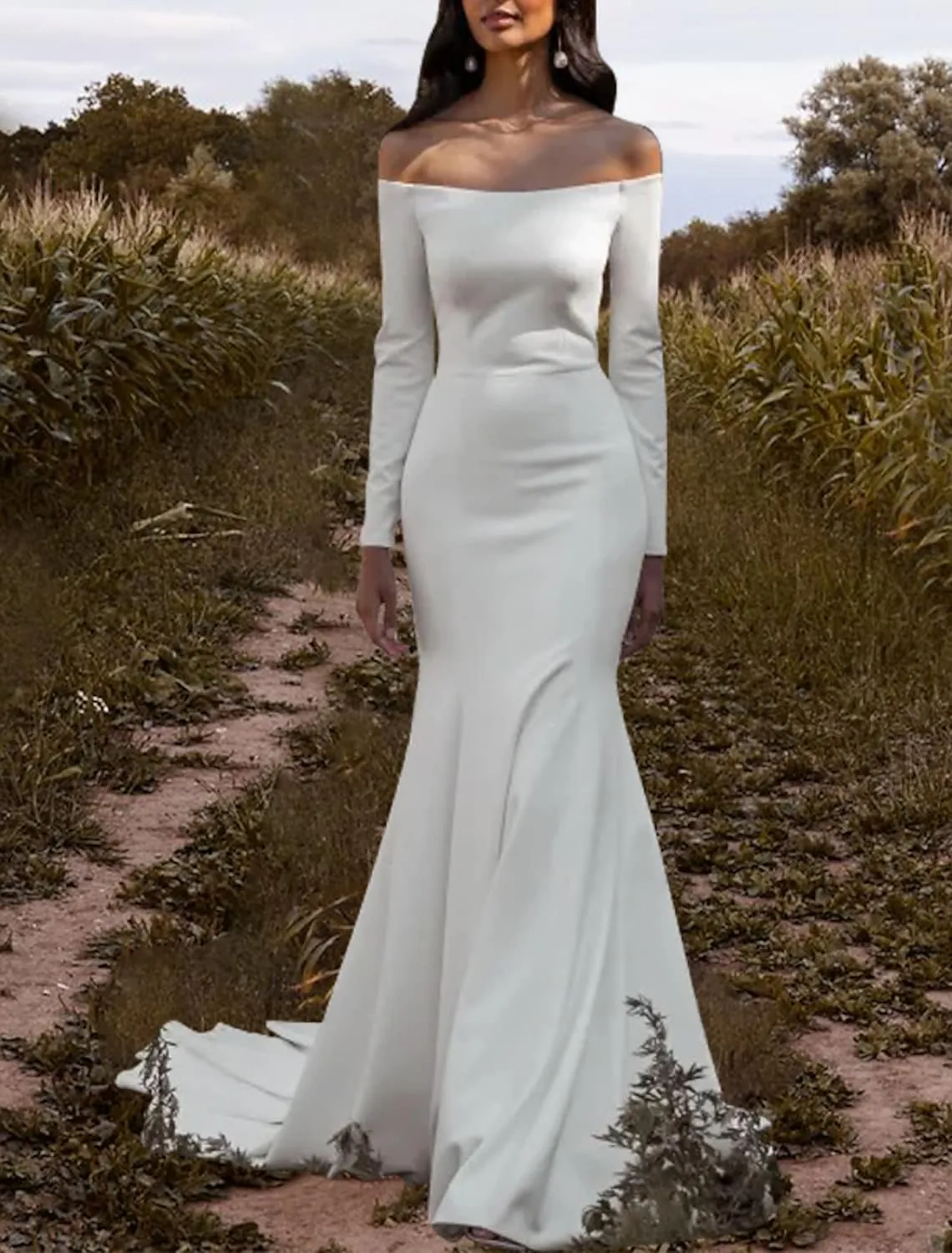 Abito da sposa a sirena 2023 Abiti da sposa con spalle scoperte Corte dei treni Raso morbido Manica lunga Semplice Boho Beach Abiti da sposa