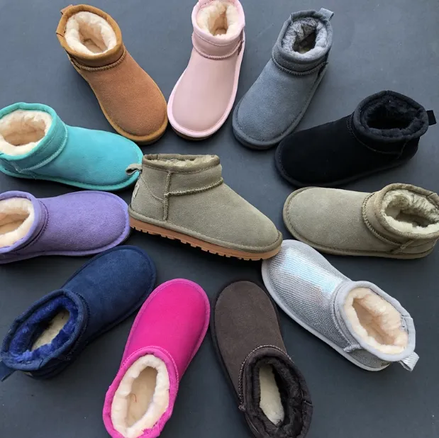 Uggiess Vendita calda Aus Scarpe per bambini Stivali per ragazze Inverno caldo caviglia Bambino Ragazzi Bot nero rosa Scarpe per bambini Scarponi da neve Peluche per bambini ultra mini U