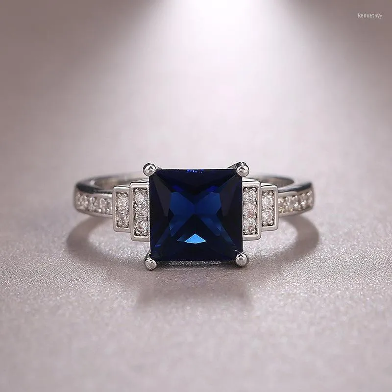 Pierścionki ślubne Crystalicznie niebieski sześcien cyrkonu pierścień srebrny kolor dla kobiet koktajl zaręczynowy prezent luksusowy biżuteria 2022