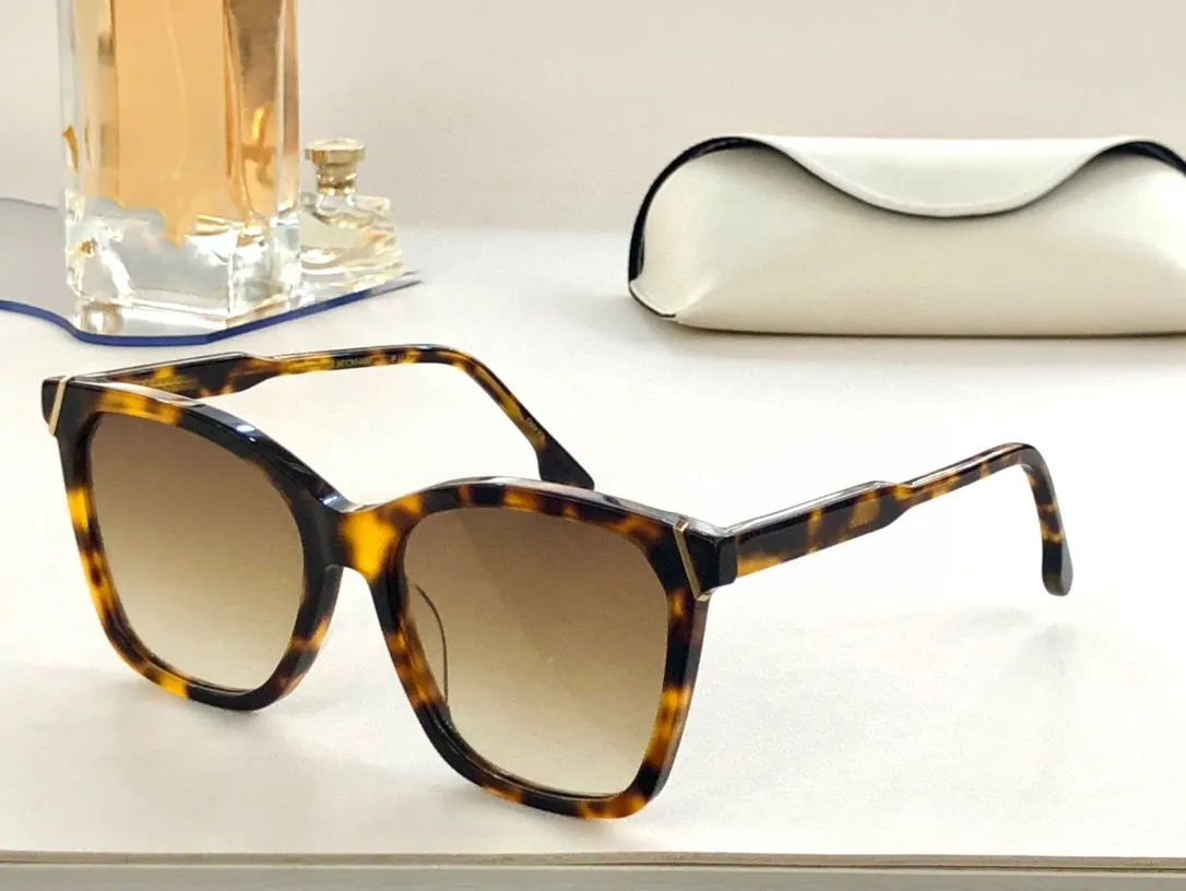 نظارة شمسية النساء الرجال الصيف 647 نمط مضاد للفرقة الرجعية لوحة كاملة الإطار الأزياء مربع عشوائي