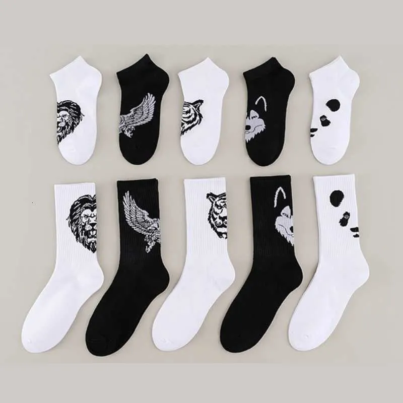 Chaussettes pour hommes coton imprimé Animal Style collège dessin animé noir blanc Panda Lion aigle tigre loup sport chaussettes courtes Hip Hop homme Sox