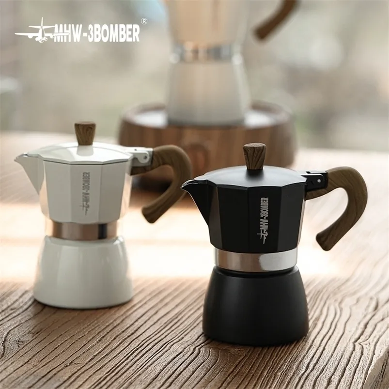 Coffee Pots Vintage houten handvat espressomaker Moka Pot Classic Italiaans en Cubaans café Brewing Tools Cafetera 150 ml 300 ml Cafe Accessoires 221025