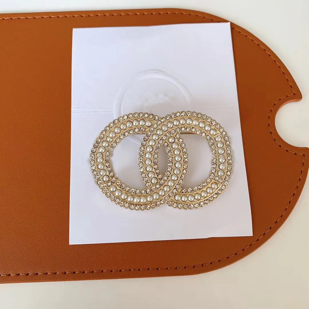 Broches de cristal de pin de moda para hombres y mujeres joyas de diseñador para bodas de amantes con bolsa de franela