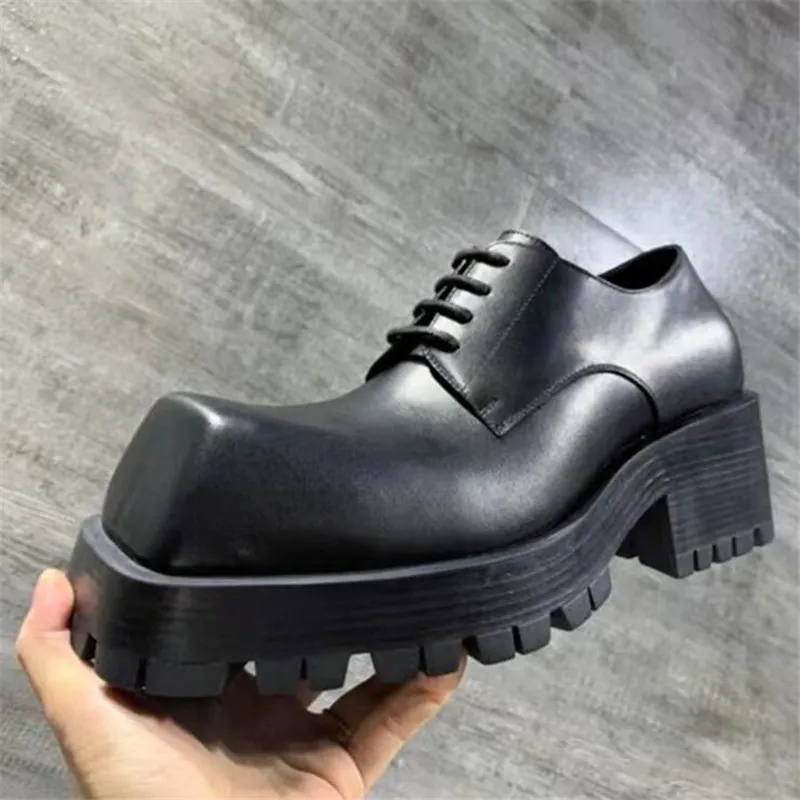 Kare ayak parmağı siyah erkekler elbise ayakkabı moda adam tıknaz topuk ayakkabı tasarımcısı erkek lastik ayakkabı