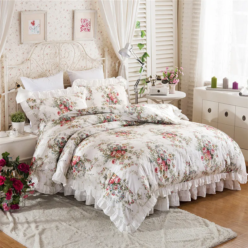 100% Cotton Rose Flower Print Bedding Set Korean Style 4st Luxury Princess Ruffled Däcke/Quilt Cover Bedstrase Bed Kirt Pillow Case Home Textiles Twin Queen Size Size