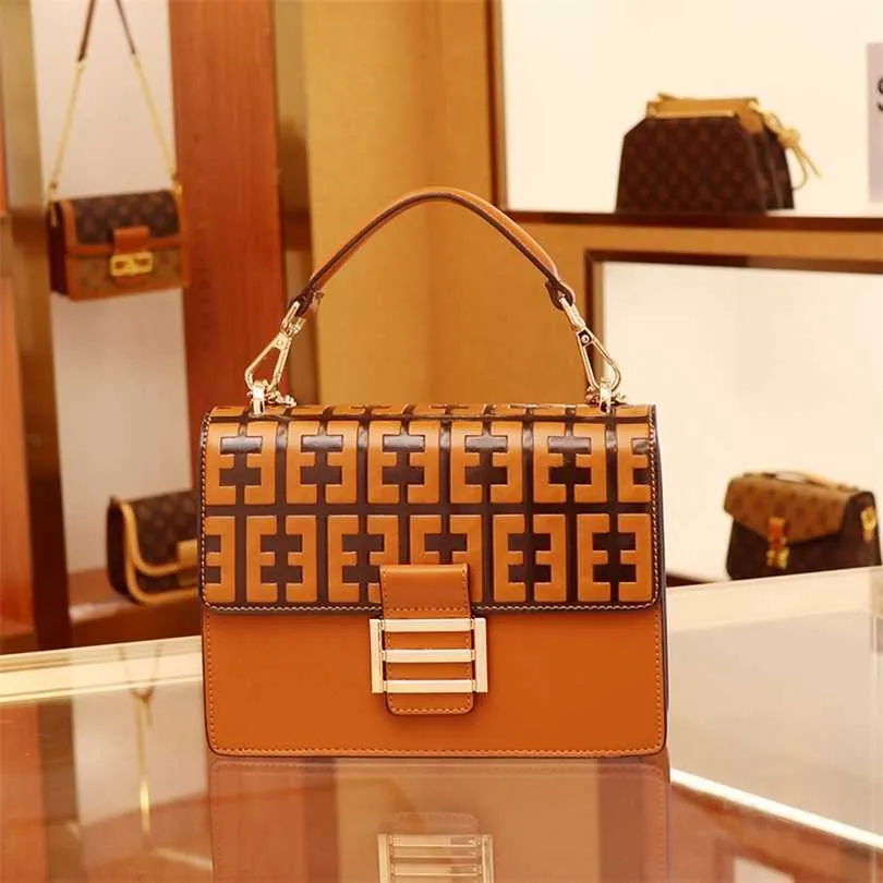حقيبة اليد Xiangqin متعددة الاستخدامات مربعة صغيرة للنساء سلسلة الرسول اتجاه 60 ٪ من متجر المصنع