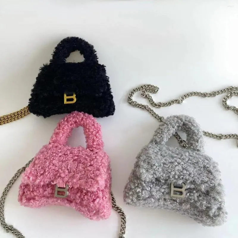 Evening Bags 2022 Designer Fashion Autumn Winter Match Hourglass Faux Fur Sherpa Bag Crossbody Chain Small Flap Handbag Pink Black Grey