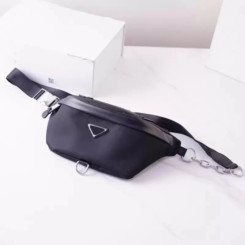 Luxury Designer Packs Bum Bag Women Men Triangle Bumbags Fashion Body Shoulder Waist Bags Temperament P Bum Cross Fanny Pack