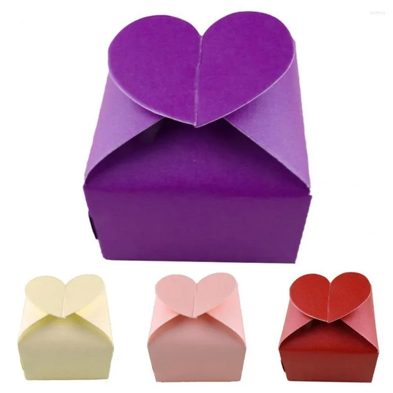 Confezione regalo Scatole per caramelle da 50 pezzi Elegante carta a forma di cuore progettata per bomboniere colorate per confezioni d'amore per matrimoni per gli ospiti
