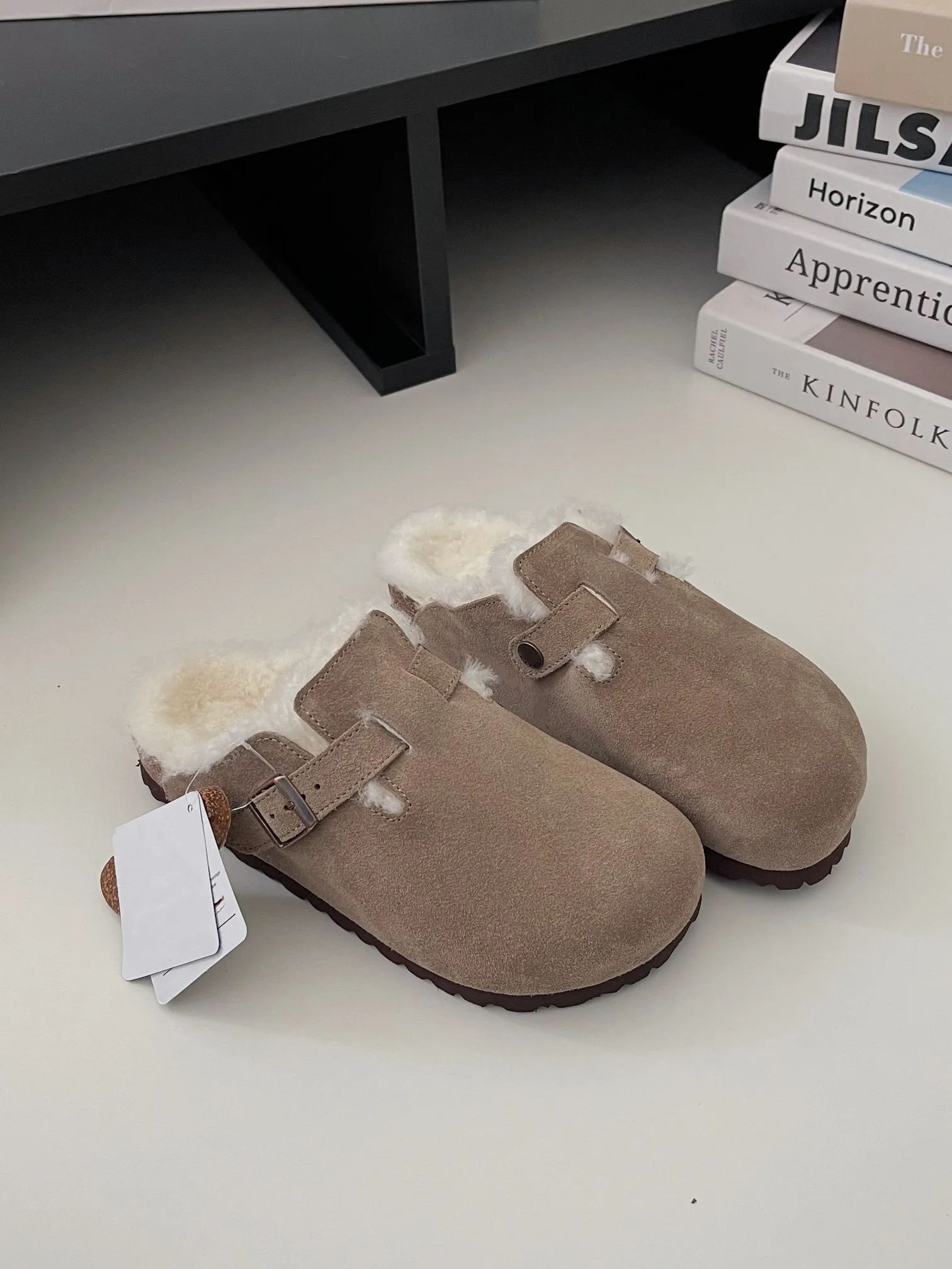 Slippers Shearling Shearling camurça Boston entupimentos femininos sapatos de designer de sandália deslizam em lã de lã de lã de lã slides de cortiça