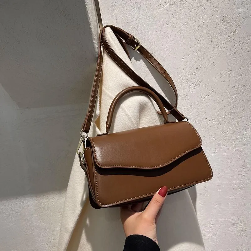 Bolsos de noche Retro elegante para mujer, bolso Diagonal de cuero Pu para mujer, bolso informal de moda 2022, bolso de hombro sencillo que combina con todo