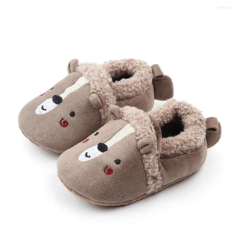 First Walkers 2022 en invierno, botas para mantener el calor infantil, zapatos de cuna de dibujos animados de animales de lana para bebés