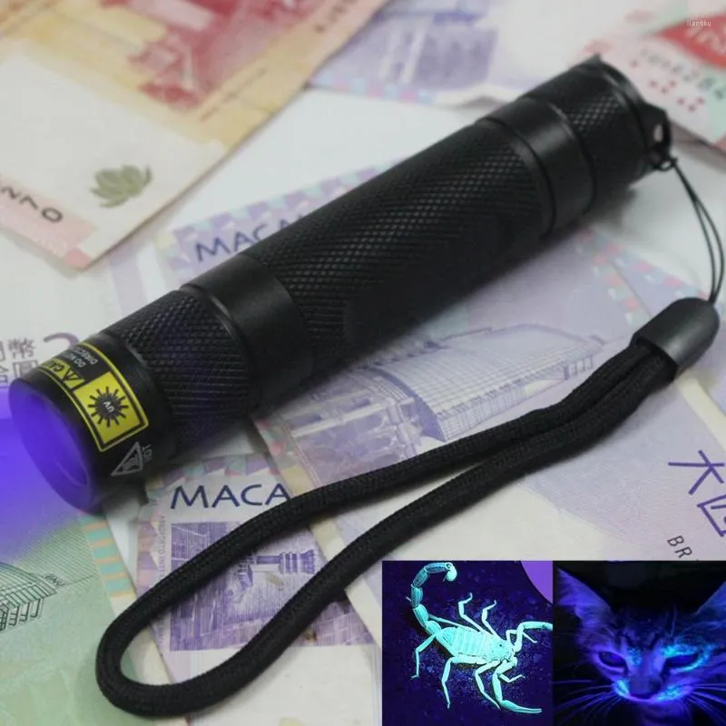 Lanternas tochas led UV 365nm Invisível Torch Stains Detector PASSAPOR CURRENCE VERIFICAÇÃO PORTÁVEL Uso 18650 Batida