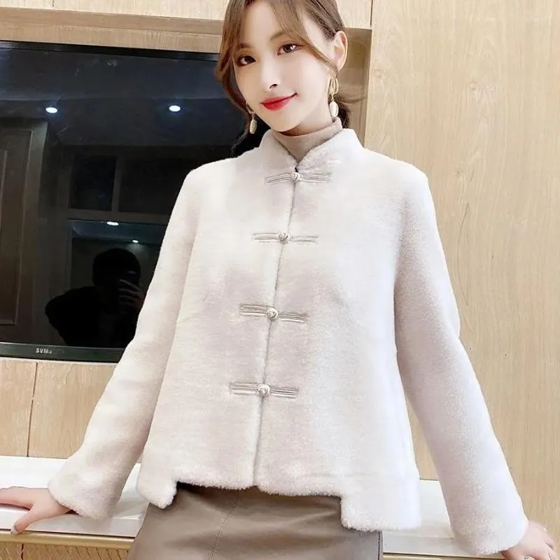 여자 모피 가짜 코트 여성 2022 겨울 한 버클 중국 스타일 재킷 여성 큰 크기의 짧은 곡물 양털 겉옷