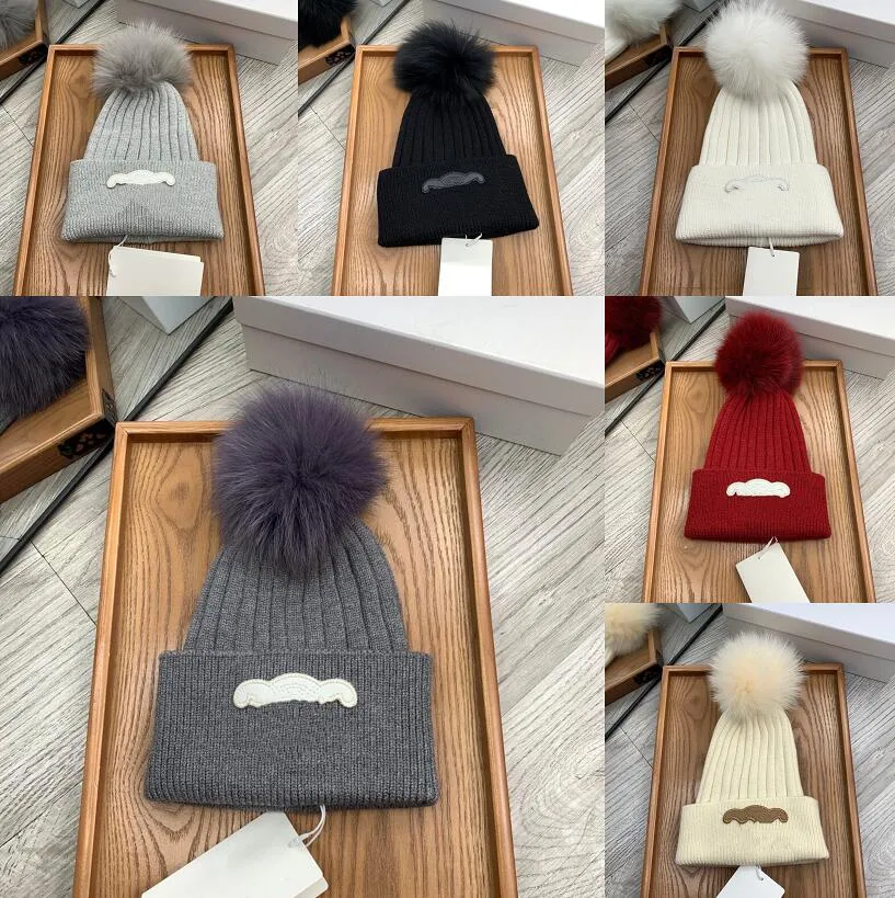 Pompoms winter hoed vrouwen gebreide hoed warme zachte trendy hoeden mode veer beanie gebreide motorkap dames oorbevolking bescherm ball fleece skiganie