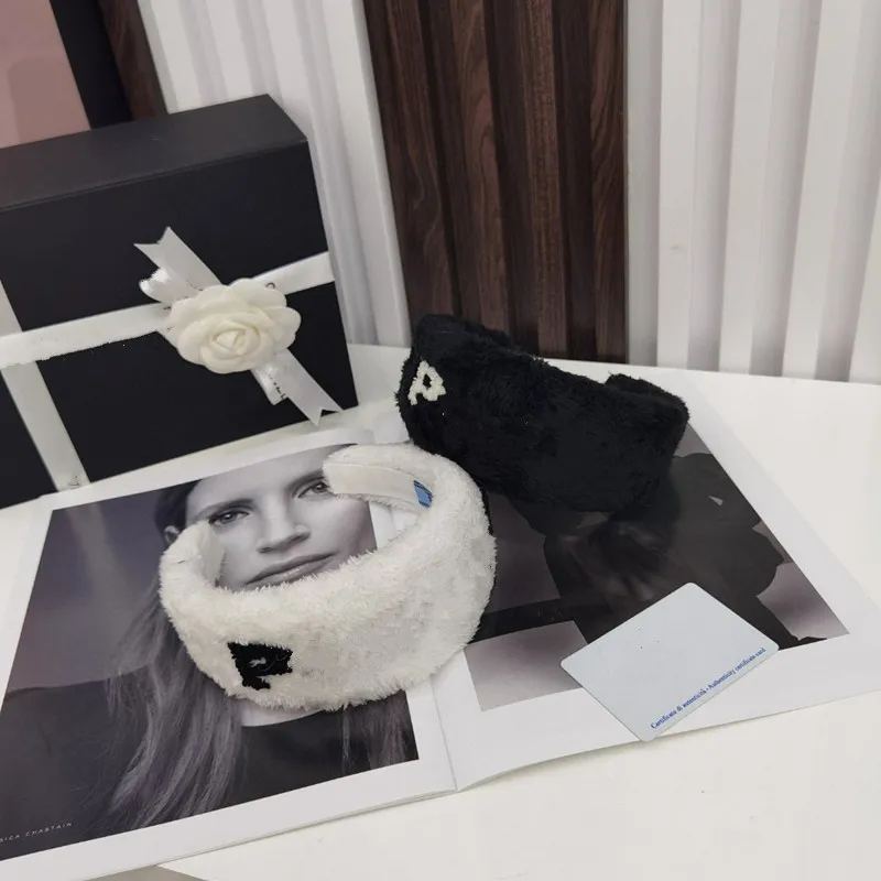 Mit Box P Brand Winterfell Designer Stirnbänder schwarze weiße Farben warm dicke Haarzubehör Kopfbedeckungsbrief Stirnband
