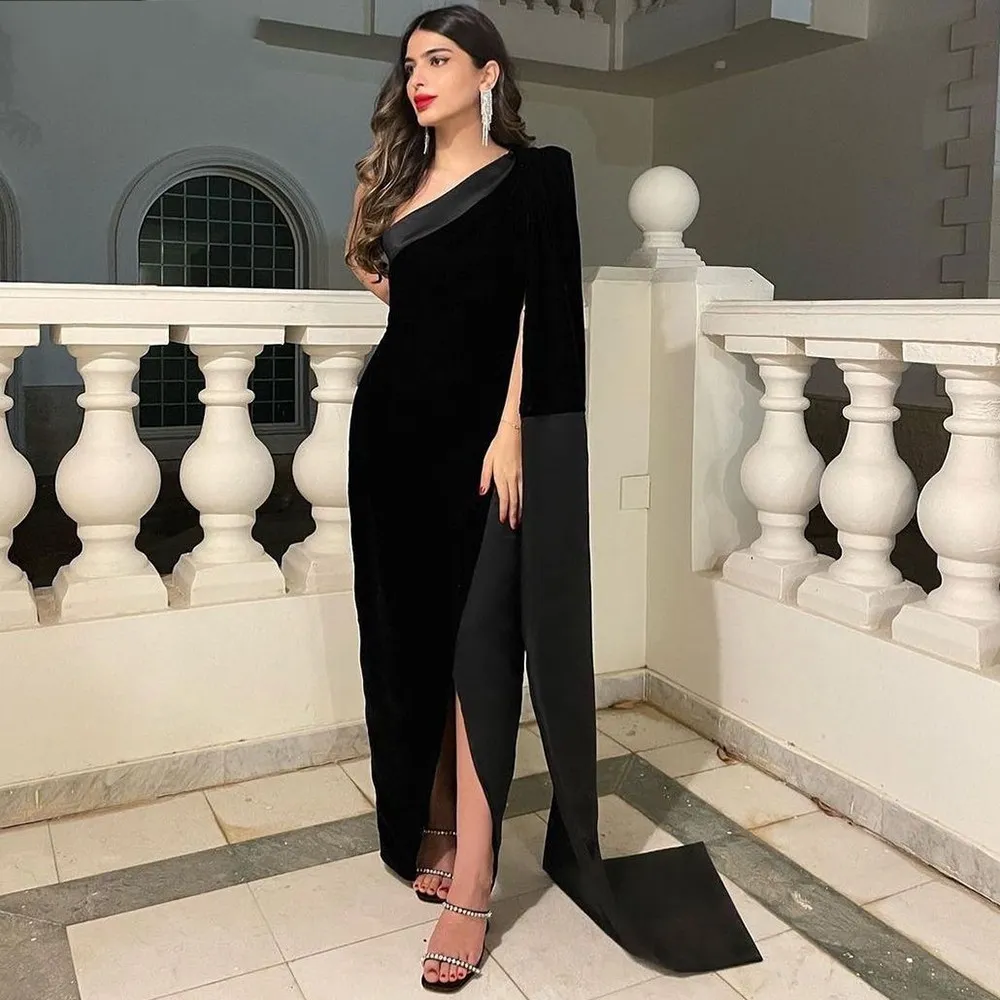 Black top straight gown