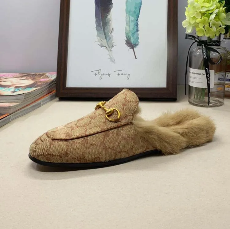 Mulheres Designer de luxo Slippers Pool de outono Slides peludos caqui preto c￡qui cool bege macio massals de borracha Sapatos Paris Tamanho 35-41